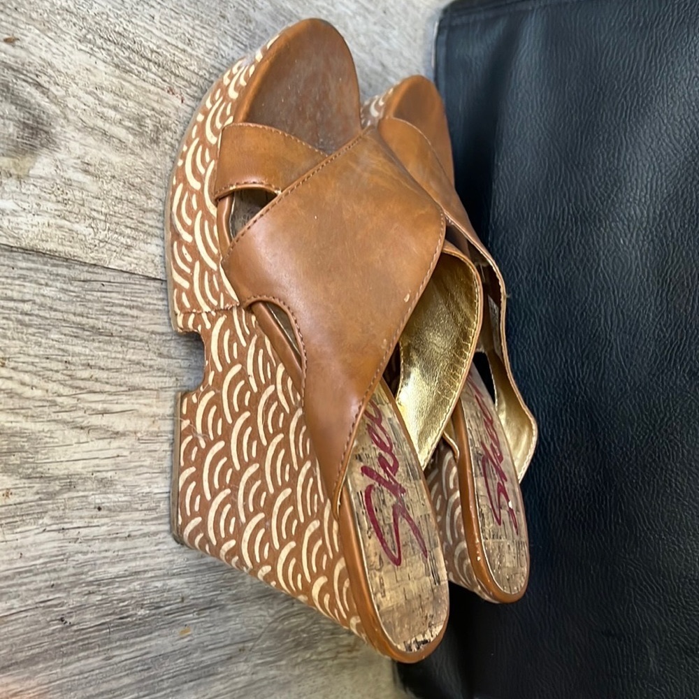 Sketchers Women Wedge Sandle neutral colors